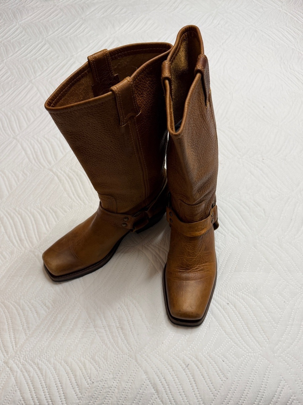 BCBG Girls Women’s Brown Leather Moto Cowboy Boots. Size 7